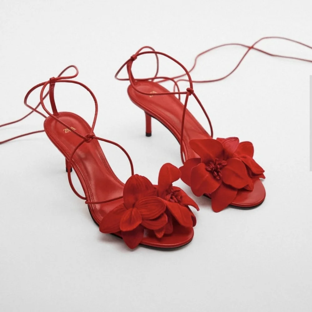 ❌️SOLD❌️ LACE UP TIED FLORAL MID-HEIGHT HEEL LEATHER SANDALS SIZE 7.5 - Picture 1 of 5